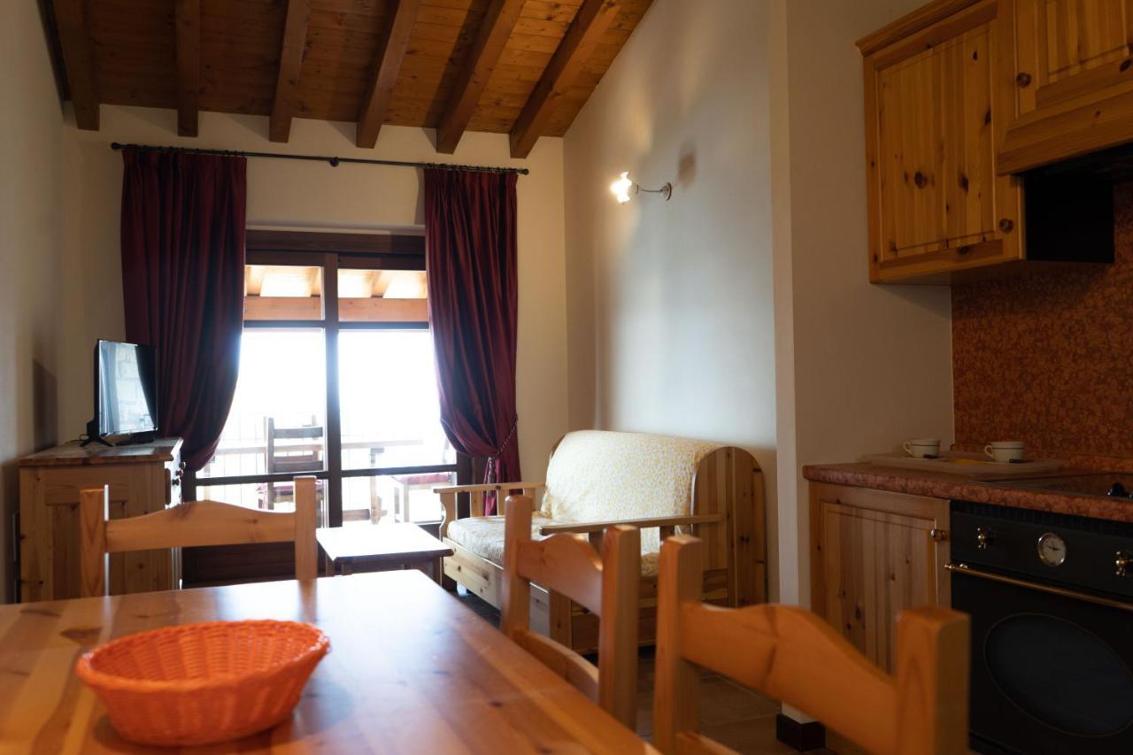 La Fiocchina - Magic Place - Apartments & Studios In Garda Lake - Countryside Farmhouse, Inside The Middle Of The Lake Salò Екстериор снимка