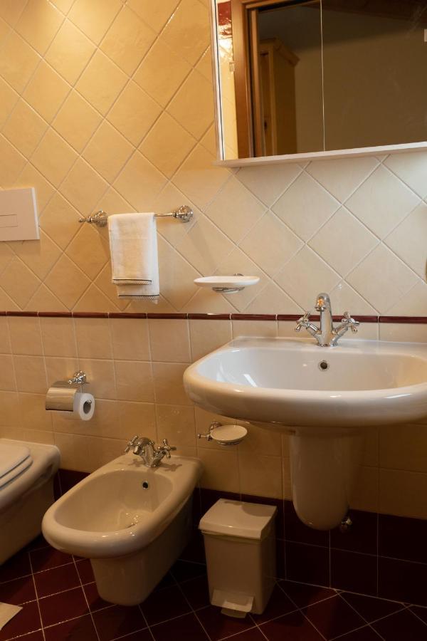 La Fiocchina - Magic Place - Apartments & Studios In Garda Lake - Countryside Farmhouse, Inside The Middle Of The Lake Salò Екстериор снимка