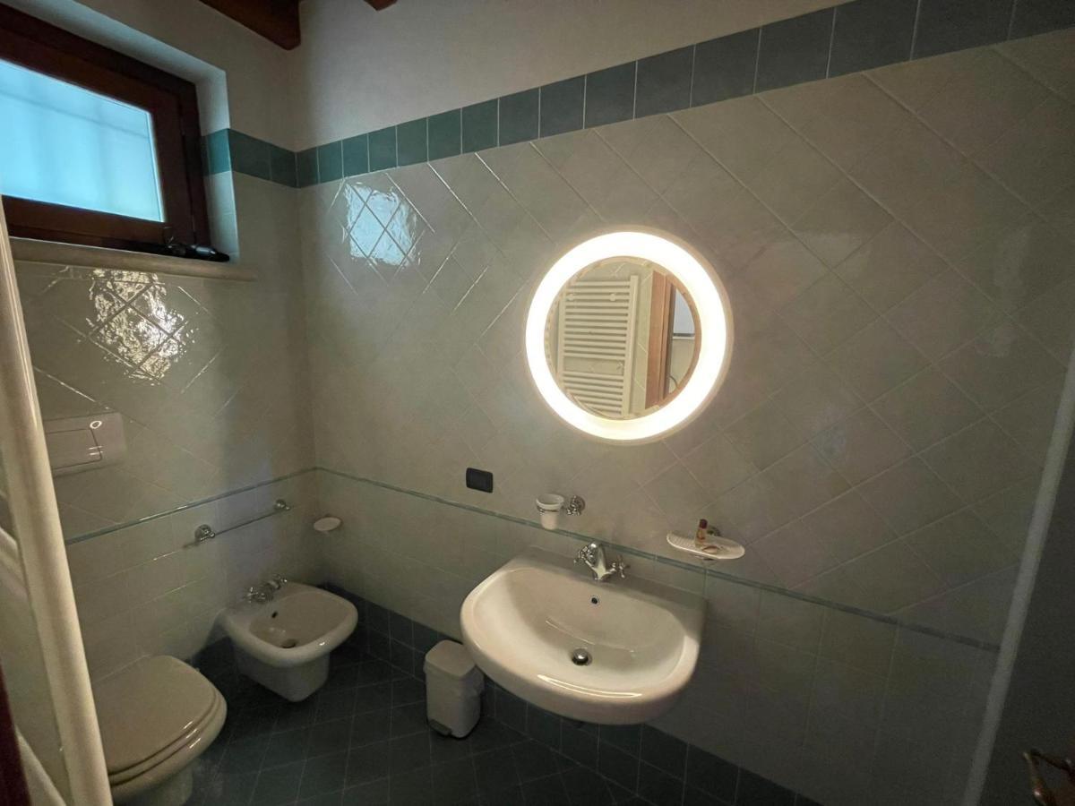 La Fiocchina - Magic Place - Apartments & Studios In Garda Lake - Countryside Farmhouse, Inside The Middle Of The Lake Salò Екстериор снимка