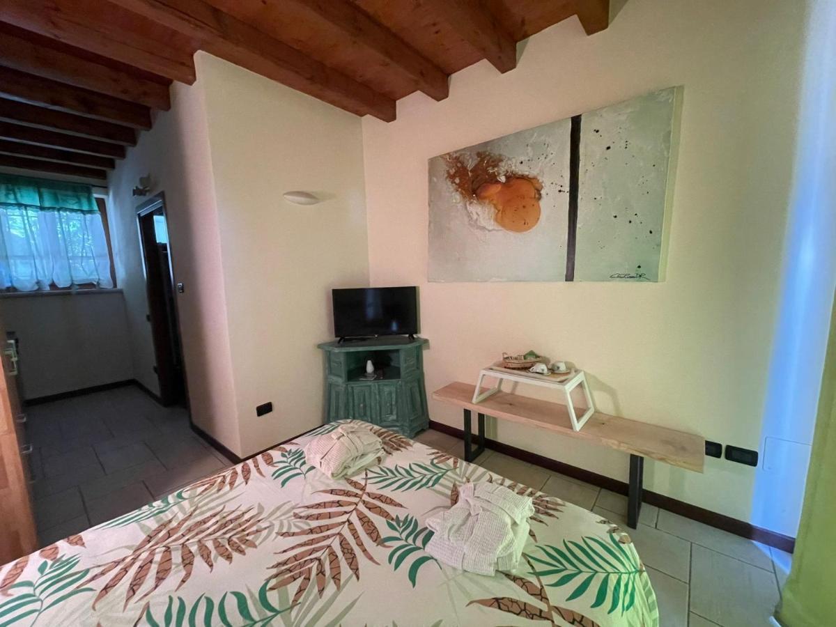 La Fiocchina - Magic Place - Apartments & Studios In Garda Lake - Countryside Farmhouse, Inside The Middle Of The Lake Salò Екстериор снимка