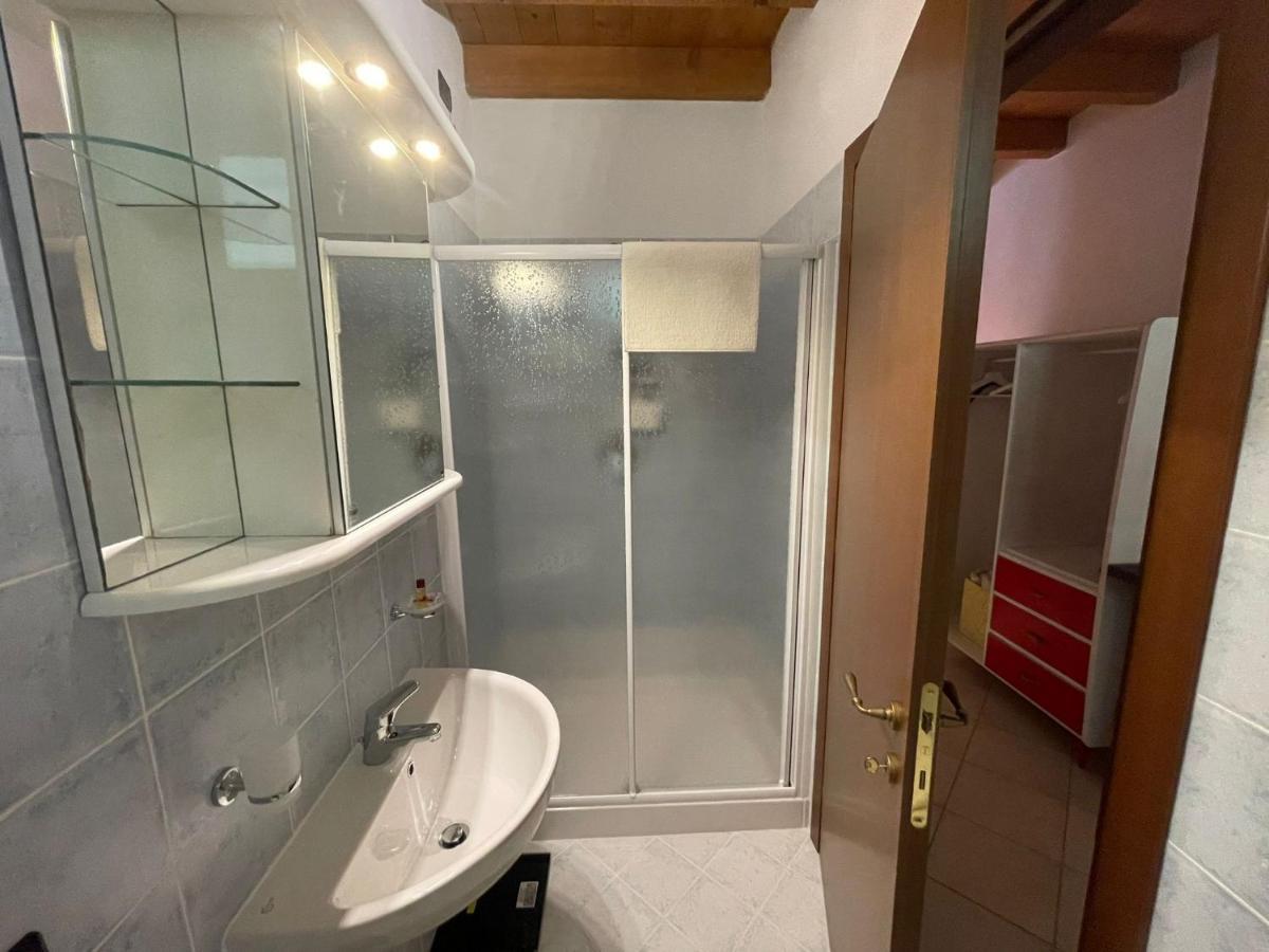 La Fiocchina - Magic Place - Apartments & Studios In Garda Lake - Countryside Farmhouse, Inside The Middle Of The Lake Salò Екстериор снимка
