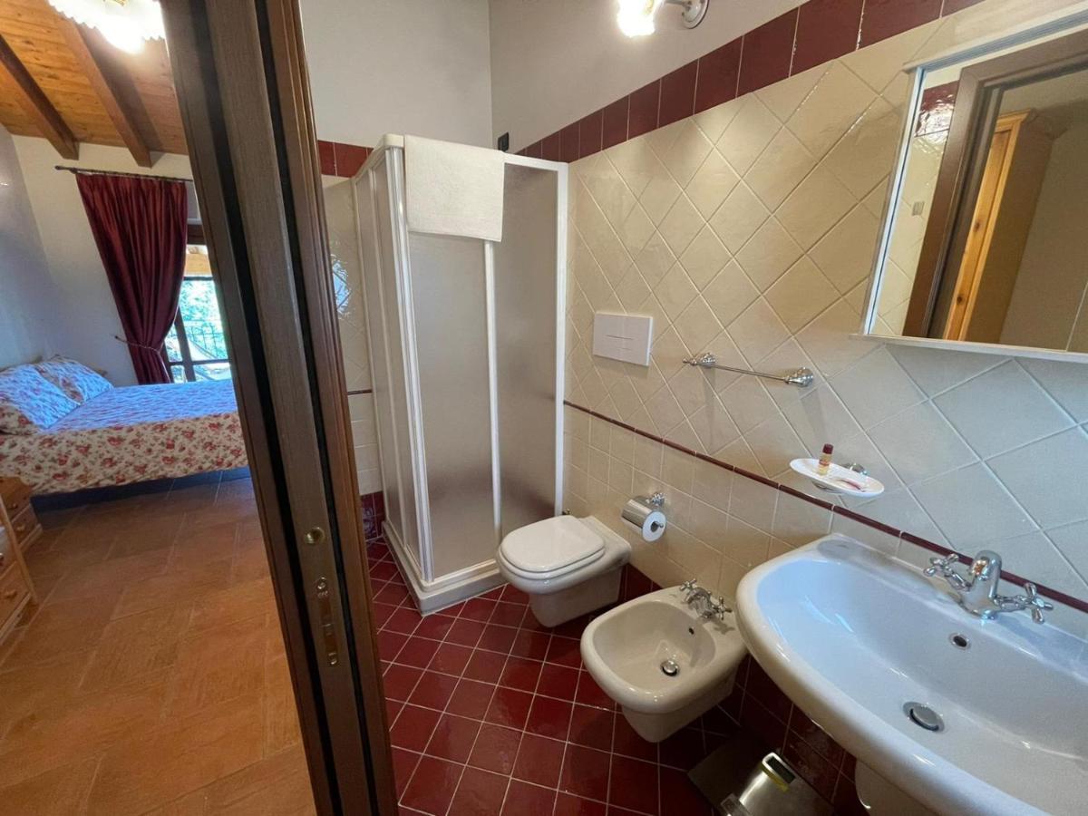 La Fiocchina - Magic Place - Apartments & Studios In Garda Lake - Countryside Farmhouse, Inside The Middle Of The Lake Salò Екстериор снимка